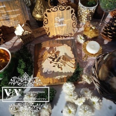 Esküvői meghívó, menü és ültetőkártya erdei esküvőre 