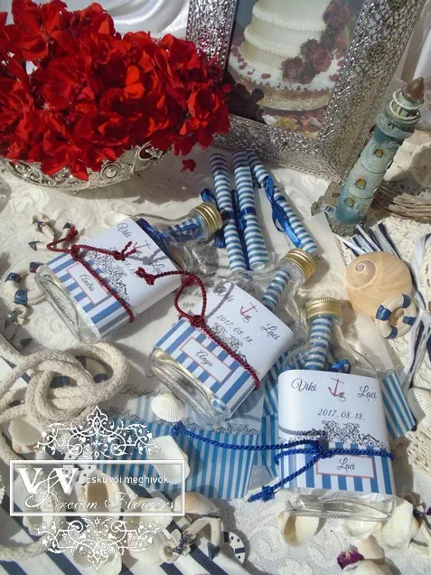 Esküvői meghívó palack posta tengerész stílusú üvegben 