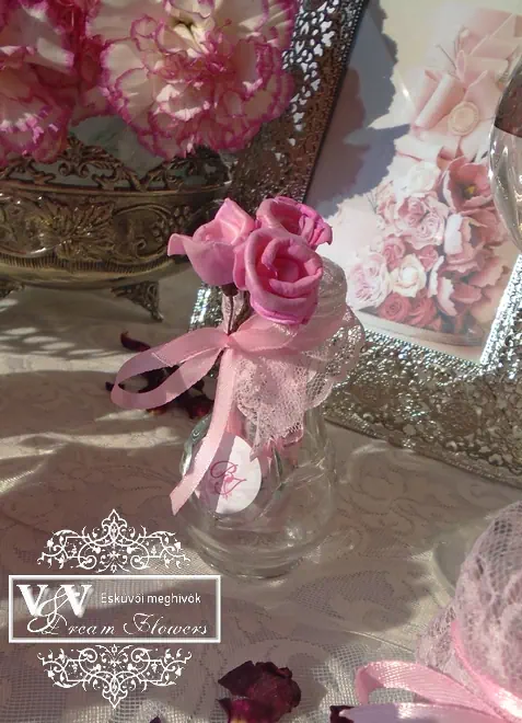 Palack posta esküvői meghívó rózsaszín rózsával