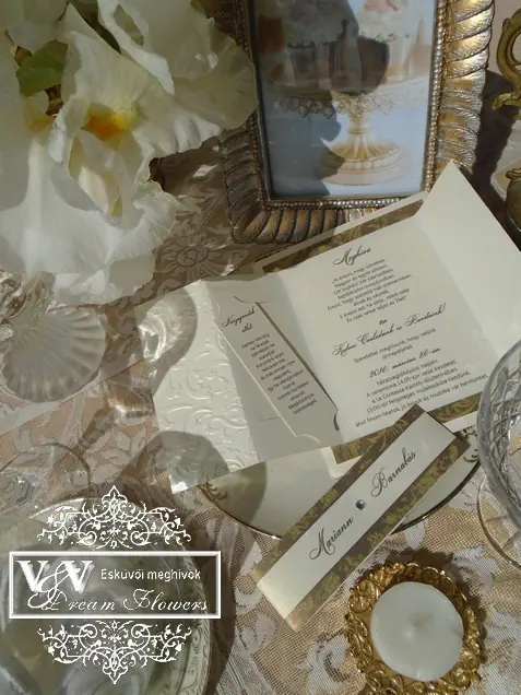 Esküvői meghívó vintage stílusban ekrü púder színben
