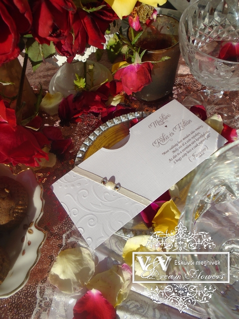 Akciós esküvői meghívó gyöngy díszítéssel