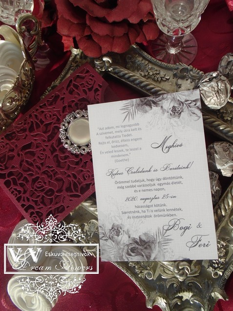 Lézervágott dísztokos esküvői meghívó rokokó stílusú dísszel