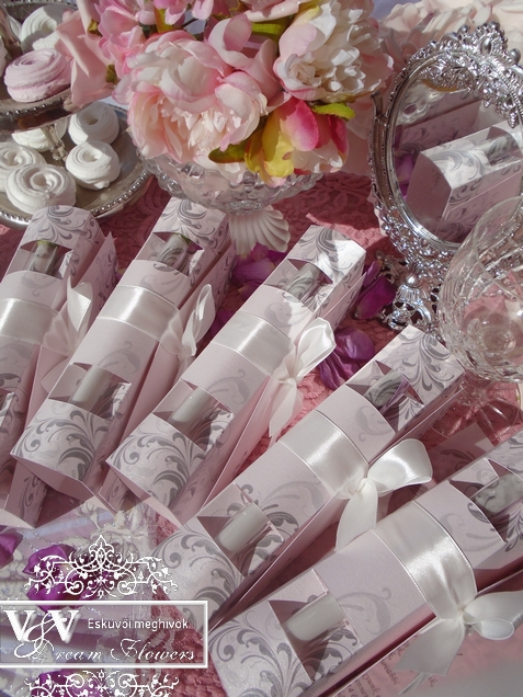 Kémcsöves esküvői meghívó díszdobozban rózsaszín ezüst